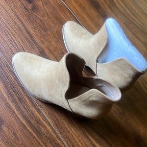 Suede brown heeled low top boots size 6